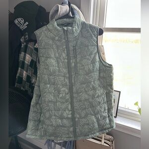 Eddie Bauer Leaf-Print Quilted Puffer Vest - Sage